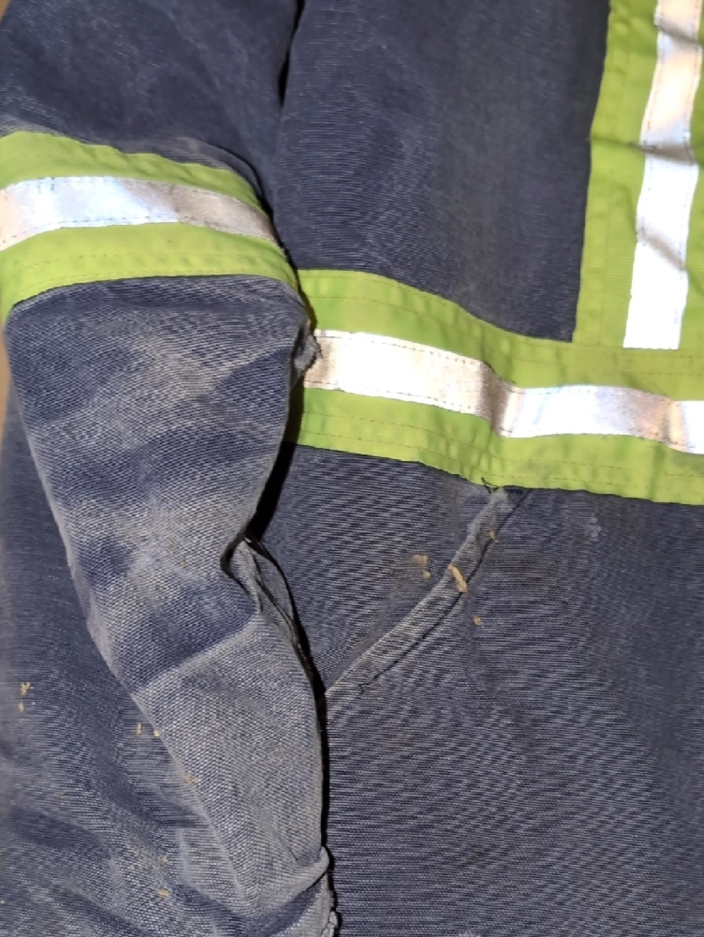 Reflective Work Jacket And Jeans - Picture 8 of 15